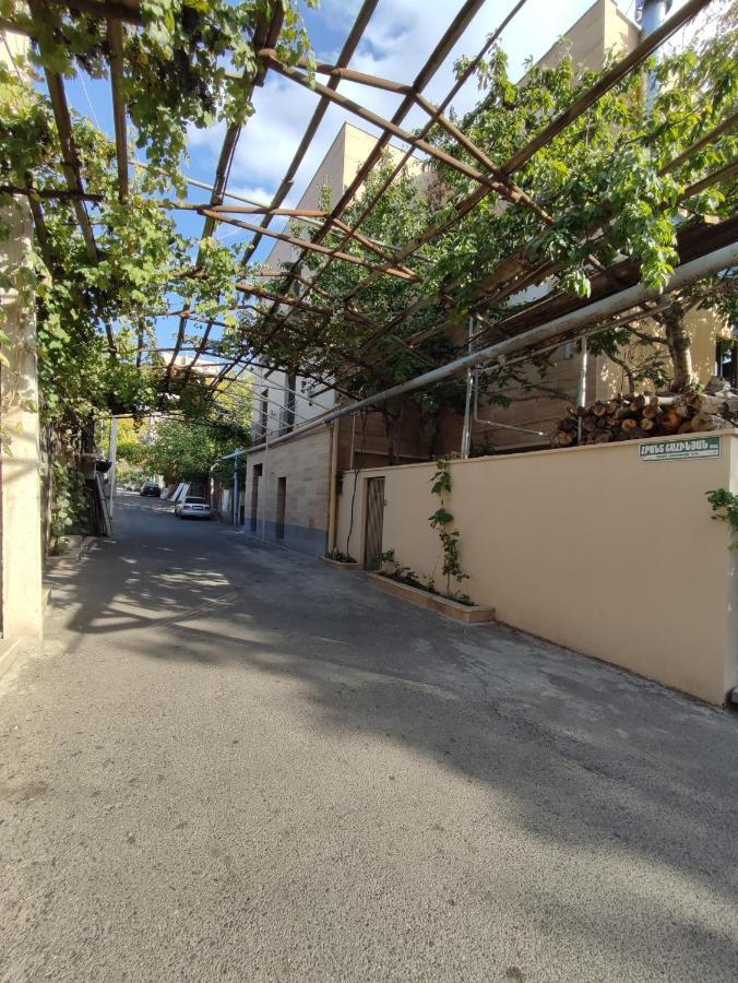 Hotelise I Tulip Apartment Γιερεβάν Εξωτερικό φωτογραφία